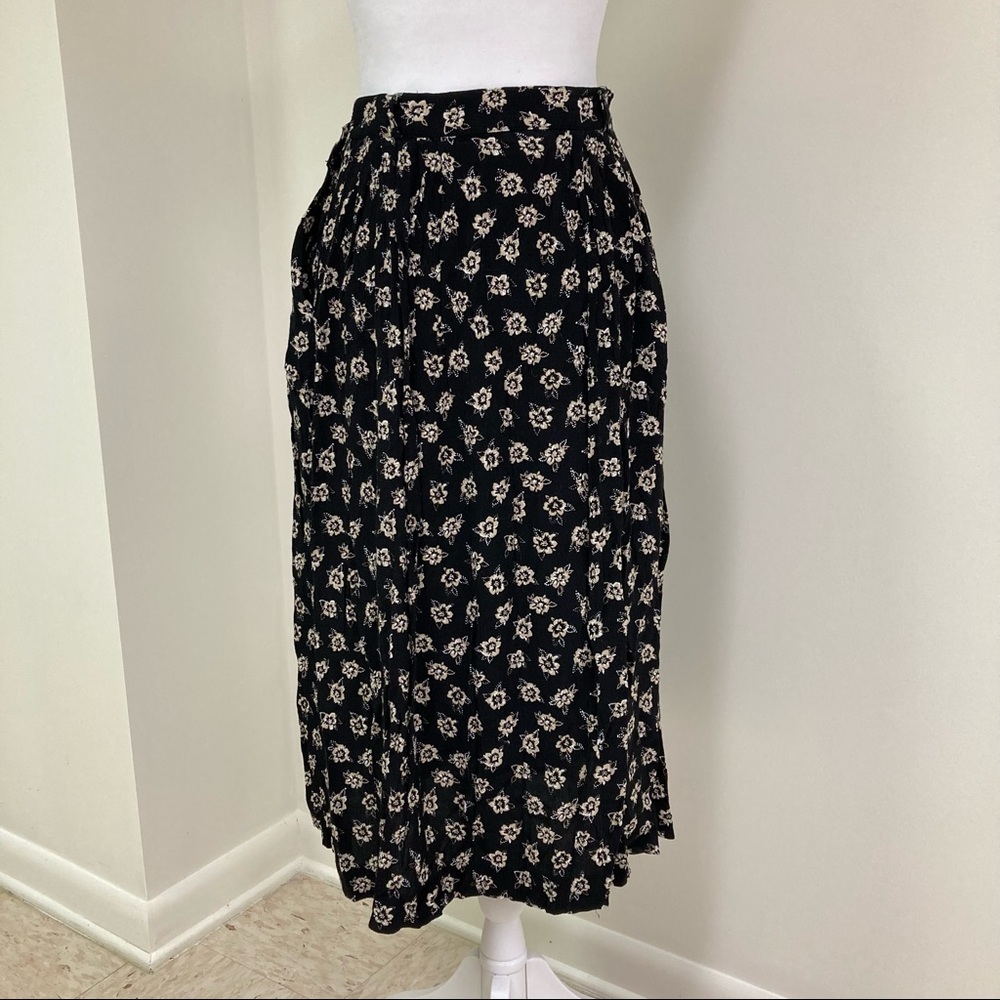 🖤  Talbots gauze broomstick skirt w/ pockets & belt loops.